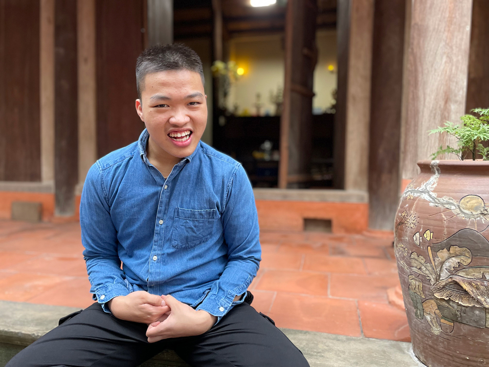 Nguyễn Đức Thuận tại nhà mình ở Quế Võ, Bắc Ninh, tháng 12/2021. Ảnh: Phan Dương
