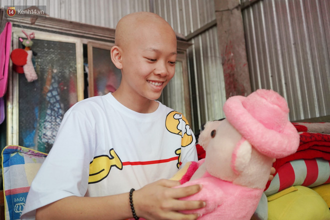 Đang học dở lớp 8, cô bé 14 tuổi phát hiện mắc bệnh ung thư xương, cha mẹ nghèo khóc cạn nước mắt tìm cách cứu chữa - Ảnh 9.